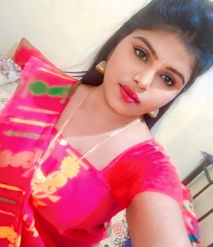 insta queen Saree Look